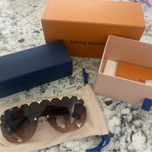 Louis Vuitton Sunglasses - Picture 1 of 4